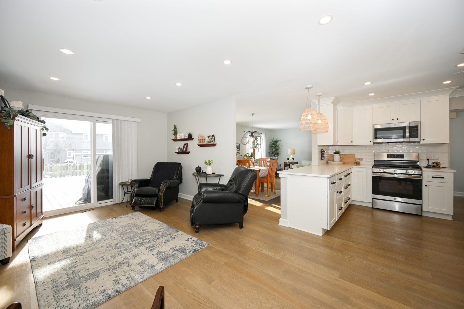 648 Farnham Lane