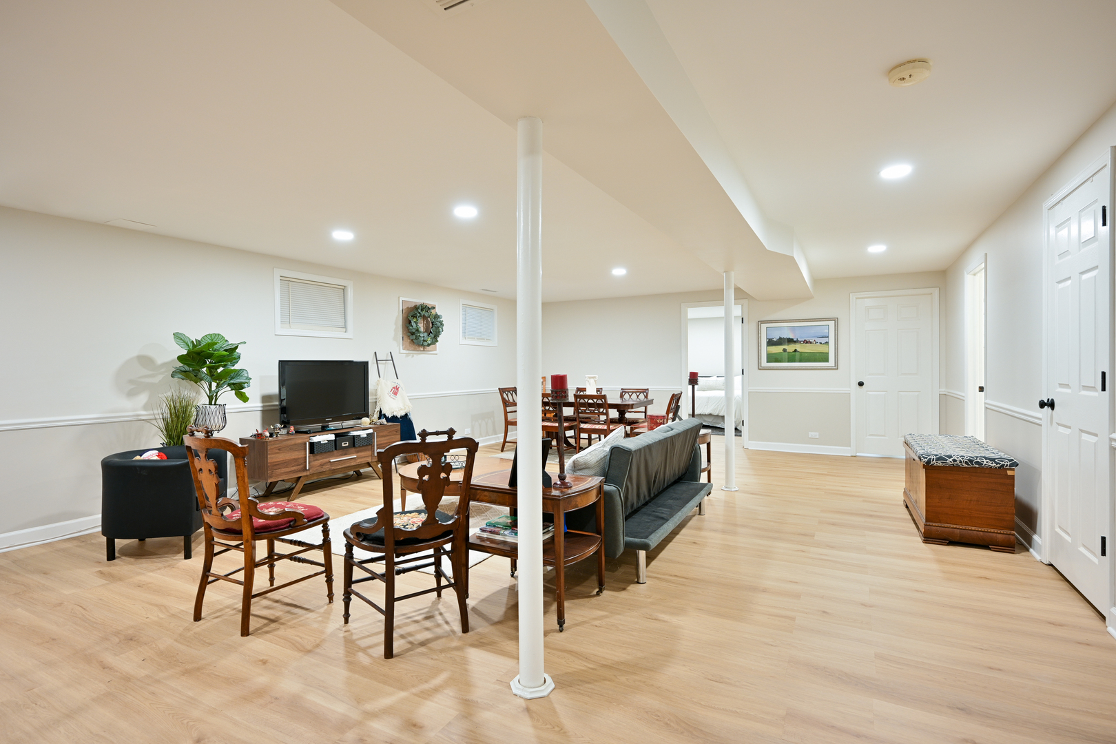 648 Farnham Lane