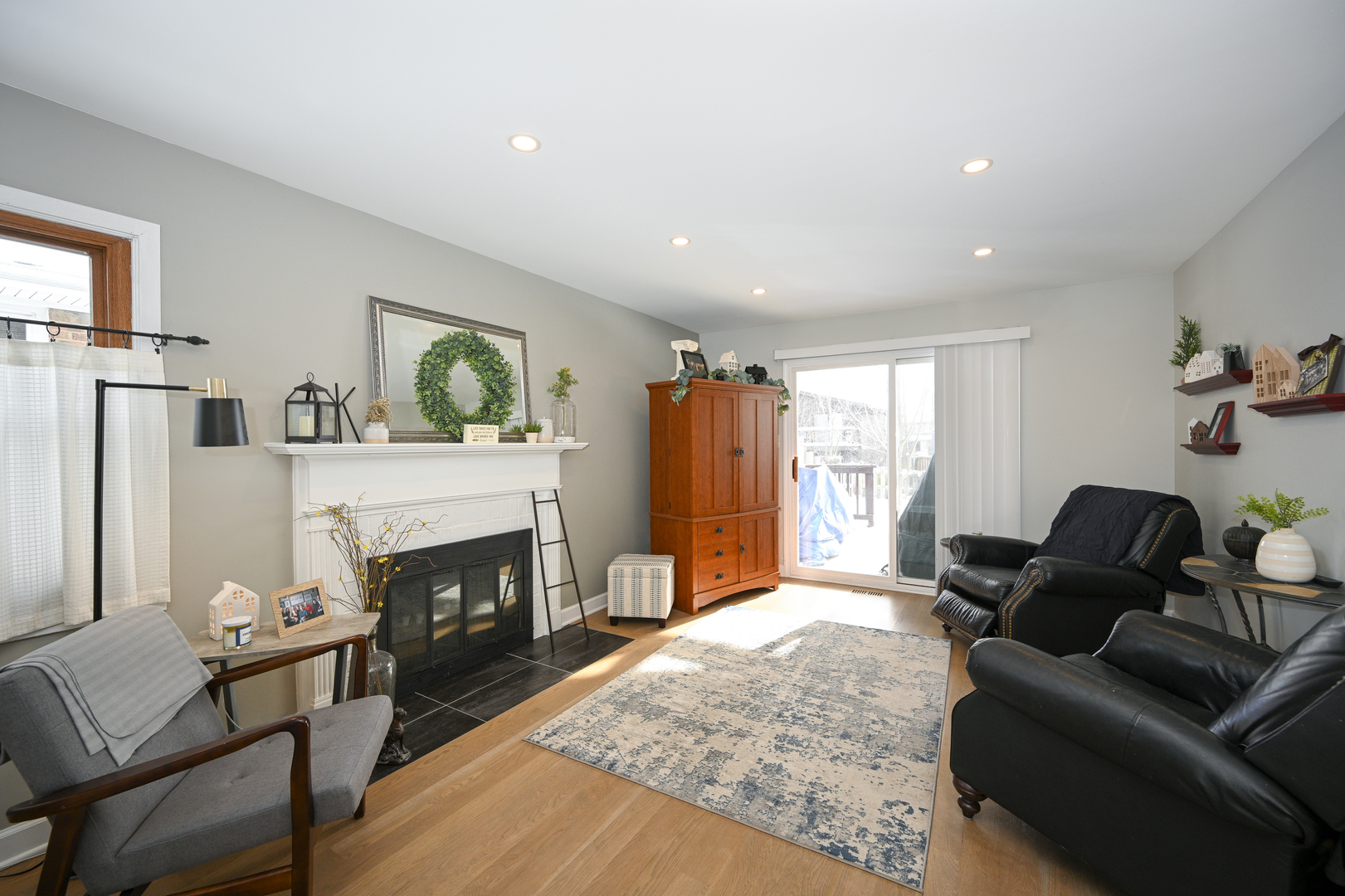 648 Farnham Lane