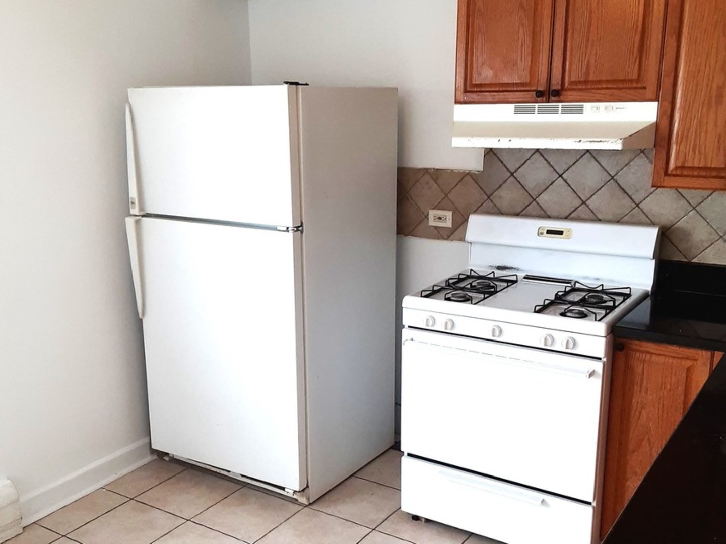 693 E FULLERTON Avenue Unit: 201