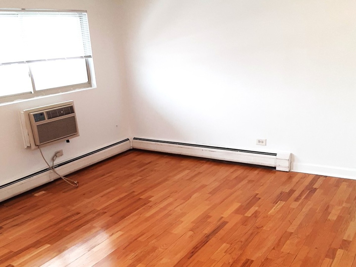 693 E FULLERTON Avenue Unit: 201