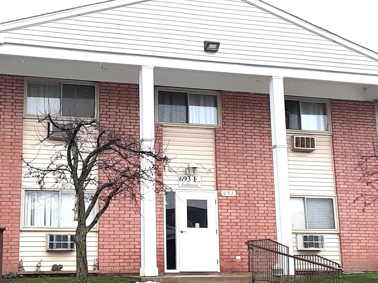 693 E FULLERTON Avenue Unit: 201
