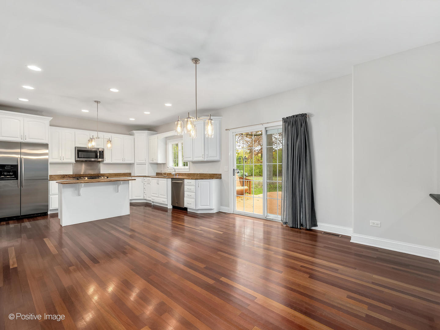 27W570 Lincoln Avenue