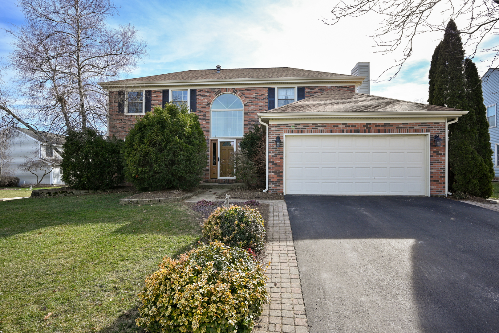 1042 Mountain Glen Way