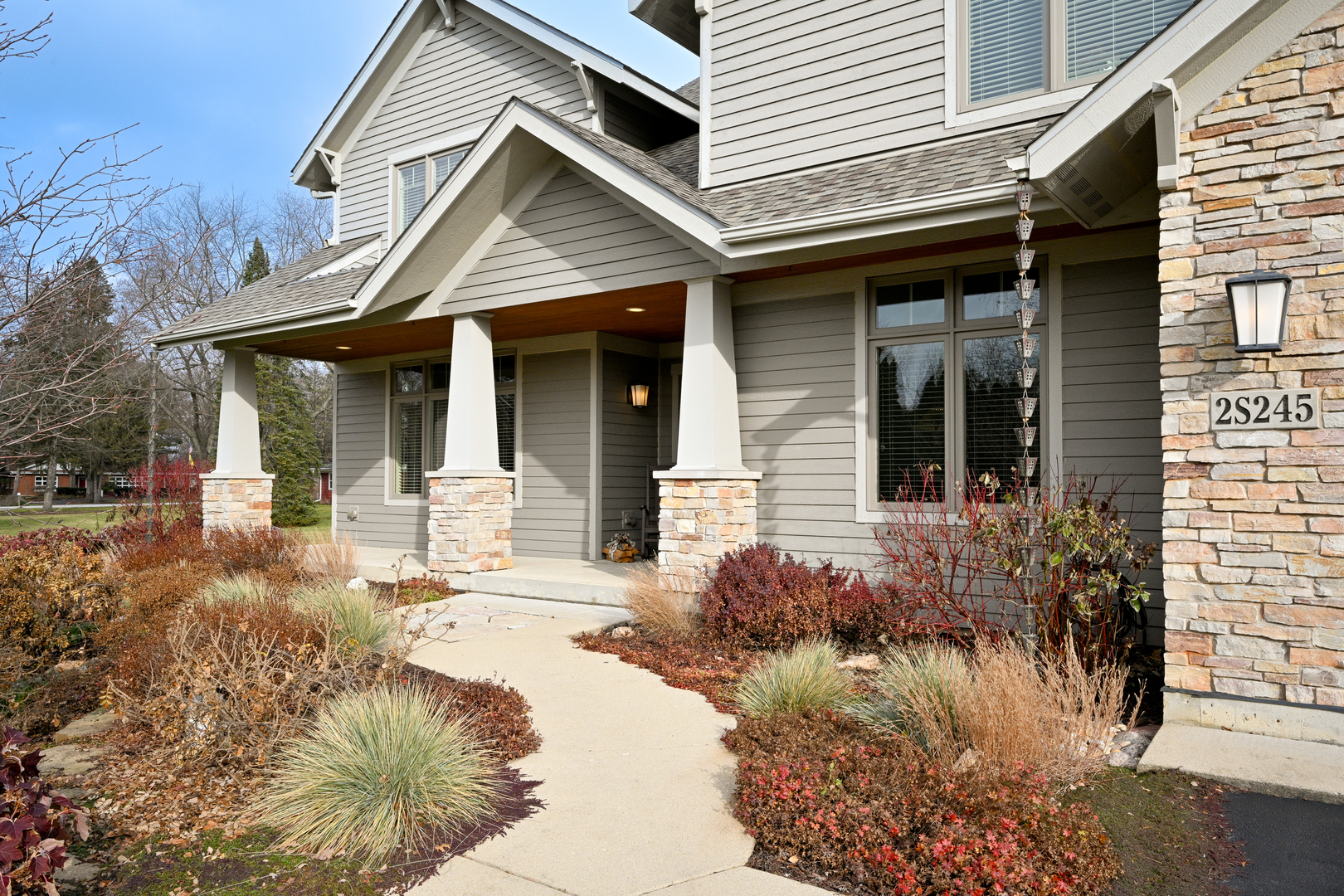 2S245 Riverside Parkway