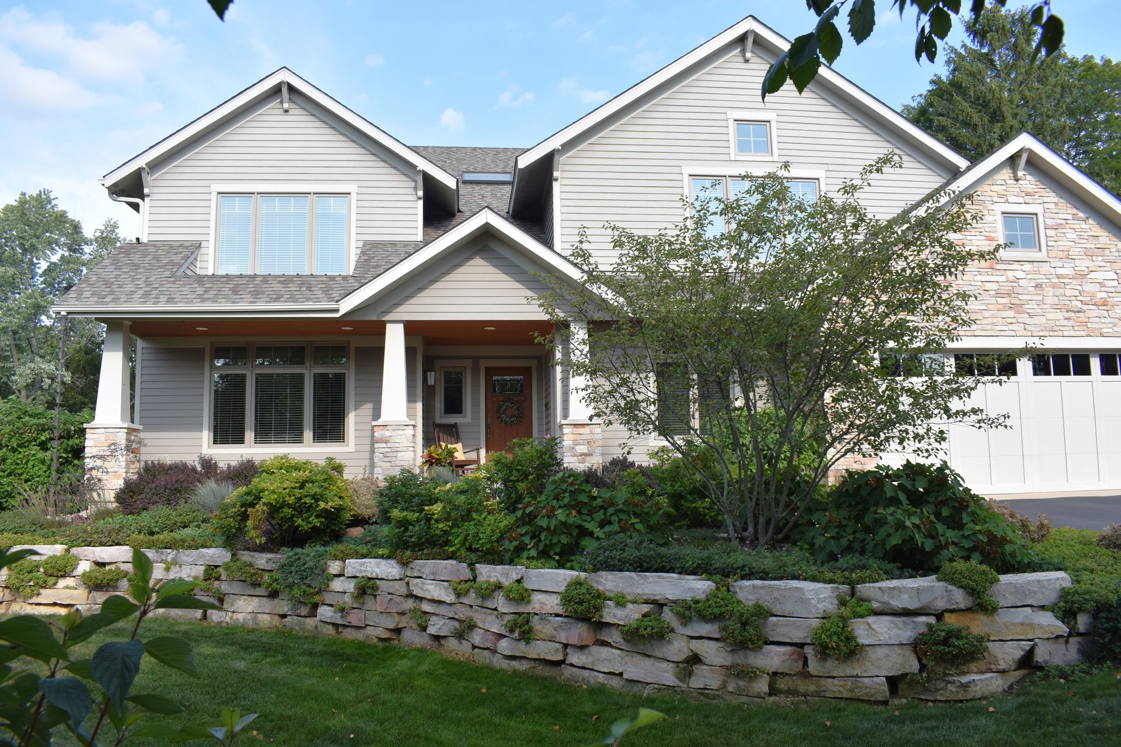 2S245 Riverside Parkway