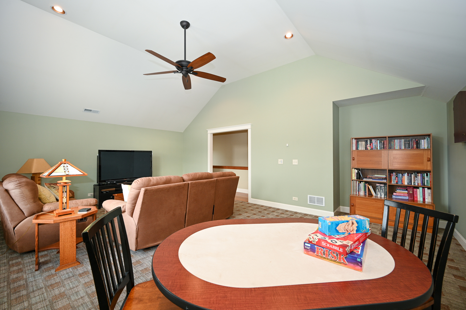 2S245 Riverside Parkway