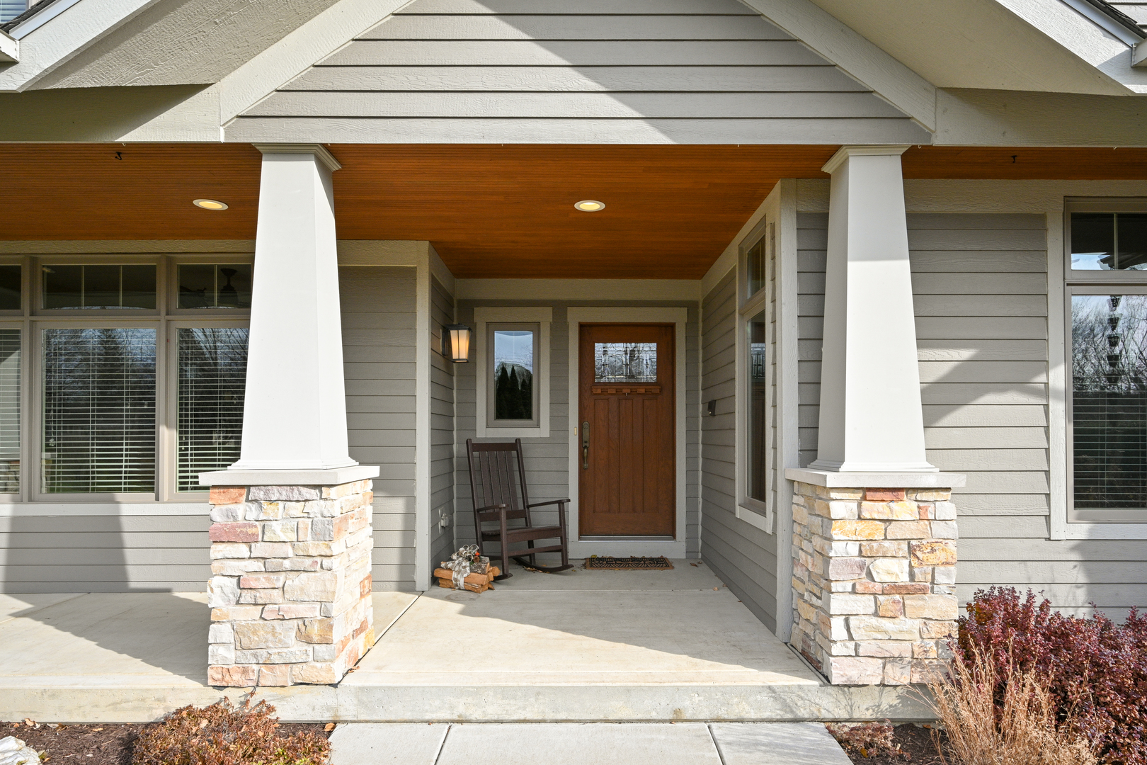 2S245 Riverside Parkway