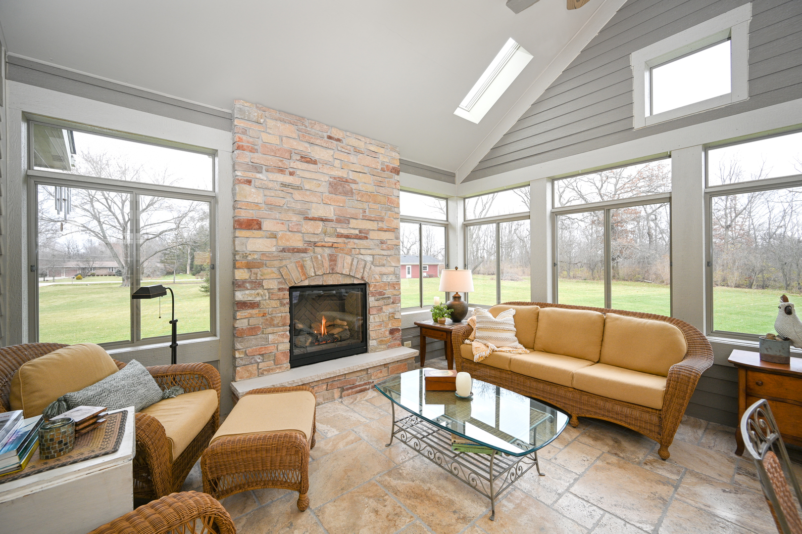 2S245 Riverside Parkway