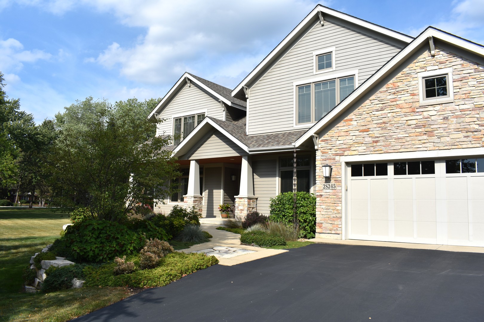 2S245 Riverside Parkway