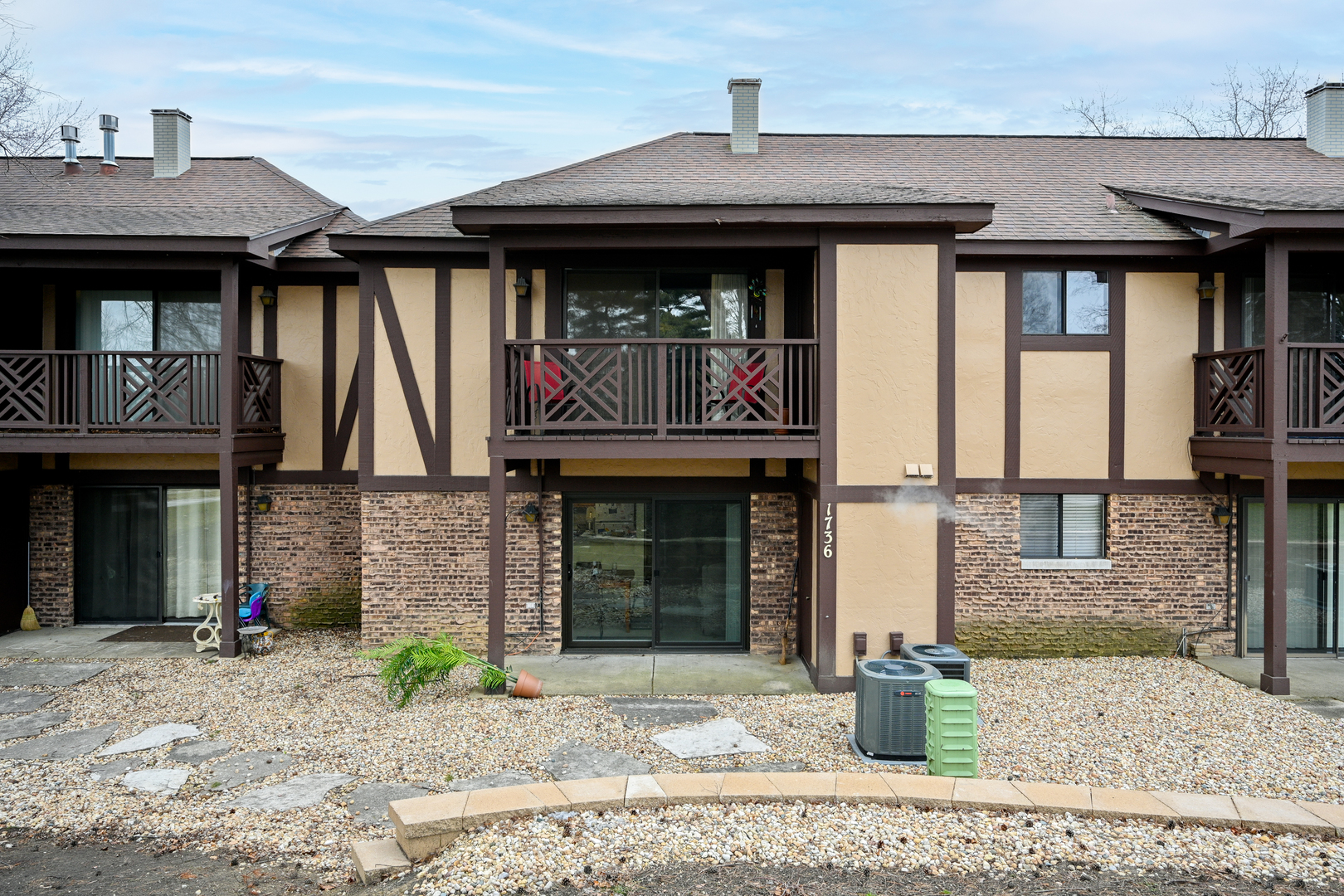 1736 Harrow Court Unit: C