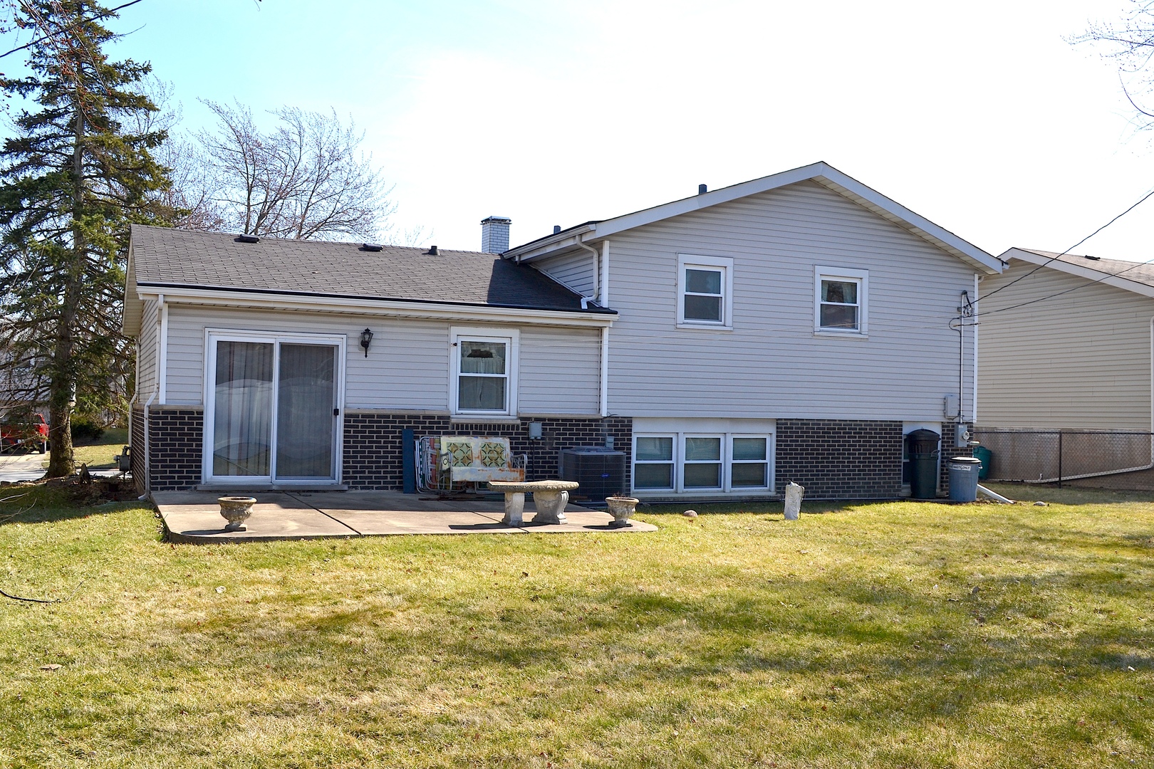 8724 Willow Road