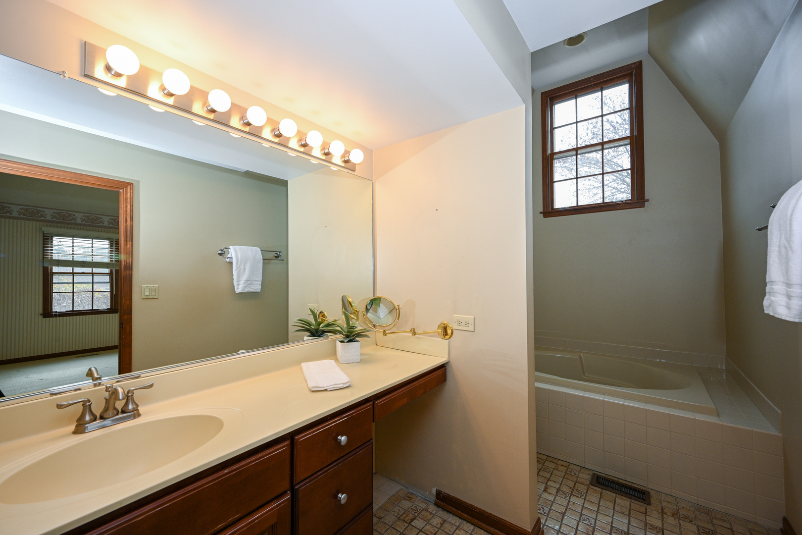 1634 Stonebridge Trail