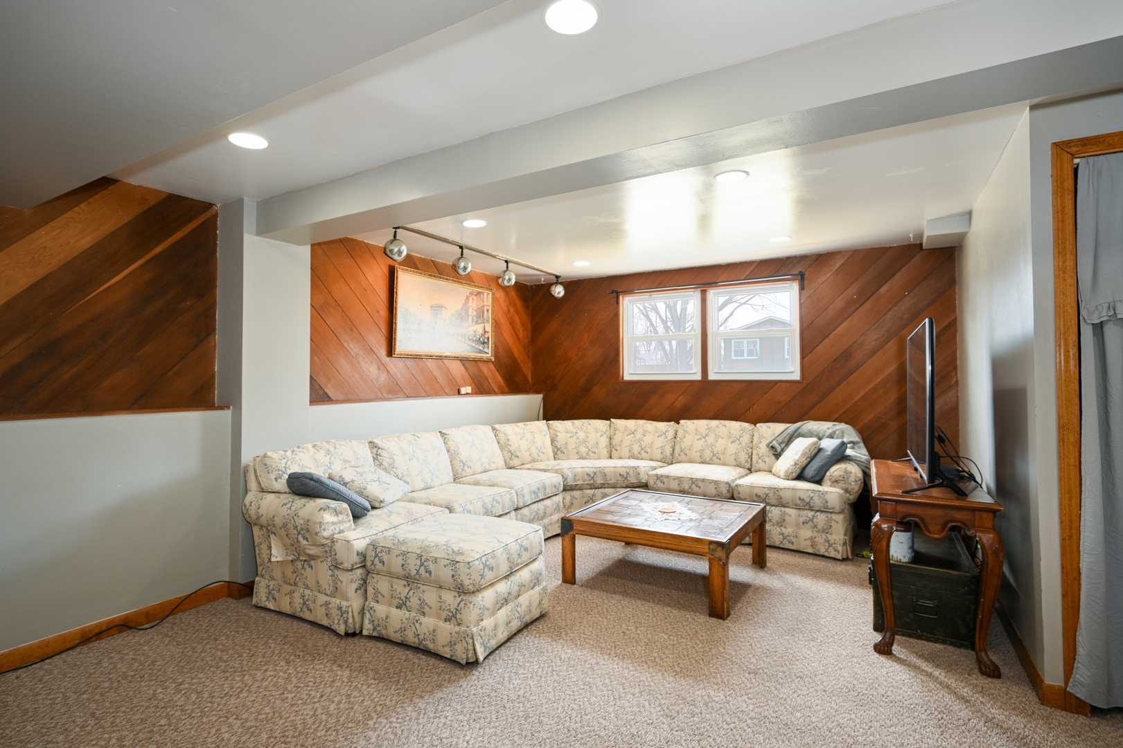 8015 Westview Lane