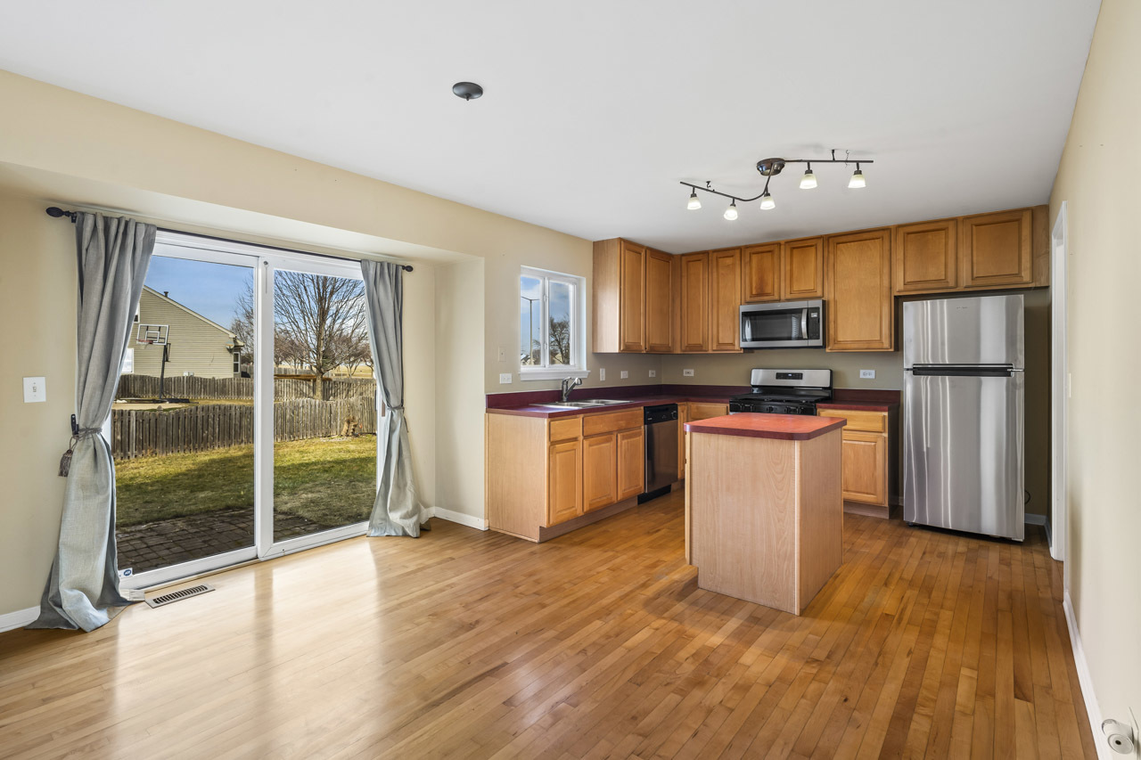 6983 Paradise Circle