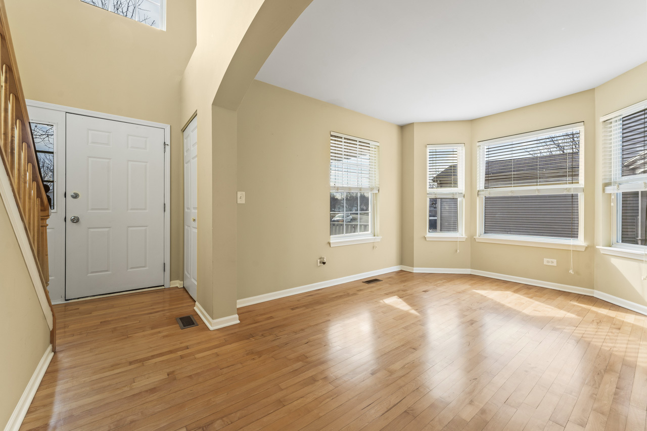 6983 Paradise Circle