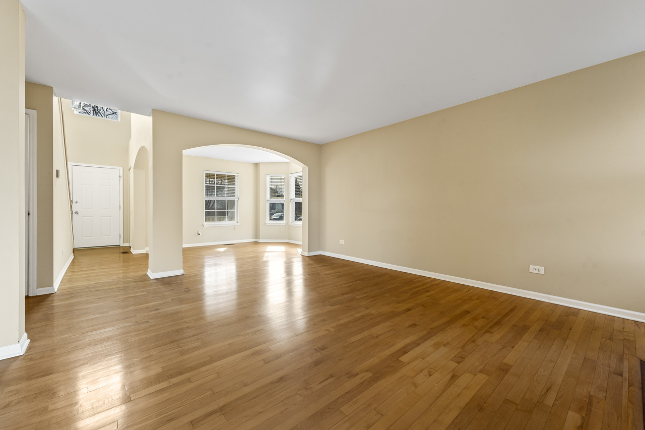 6983 Paradise Circle