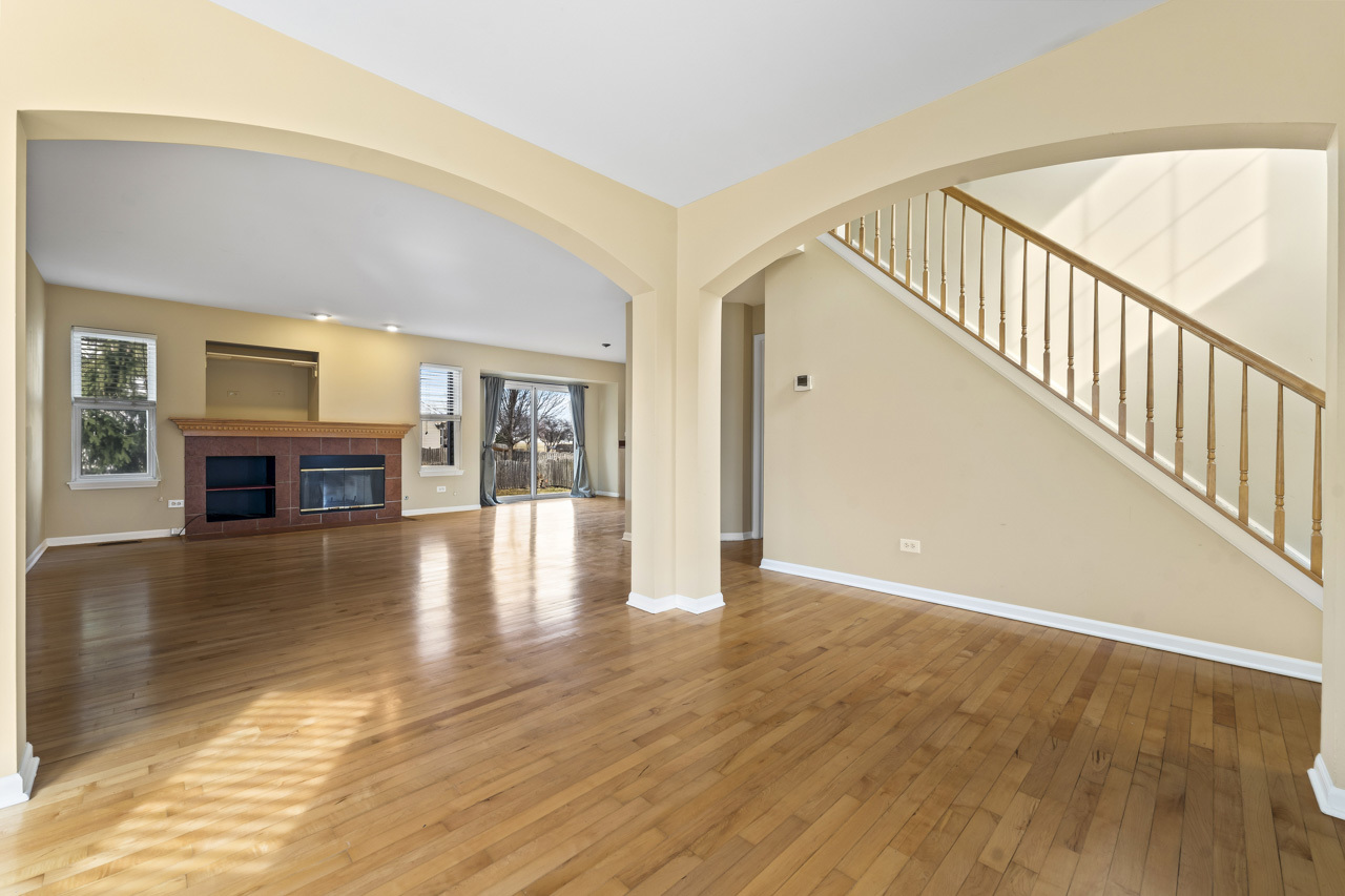 6983 Paradise Circle