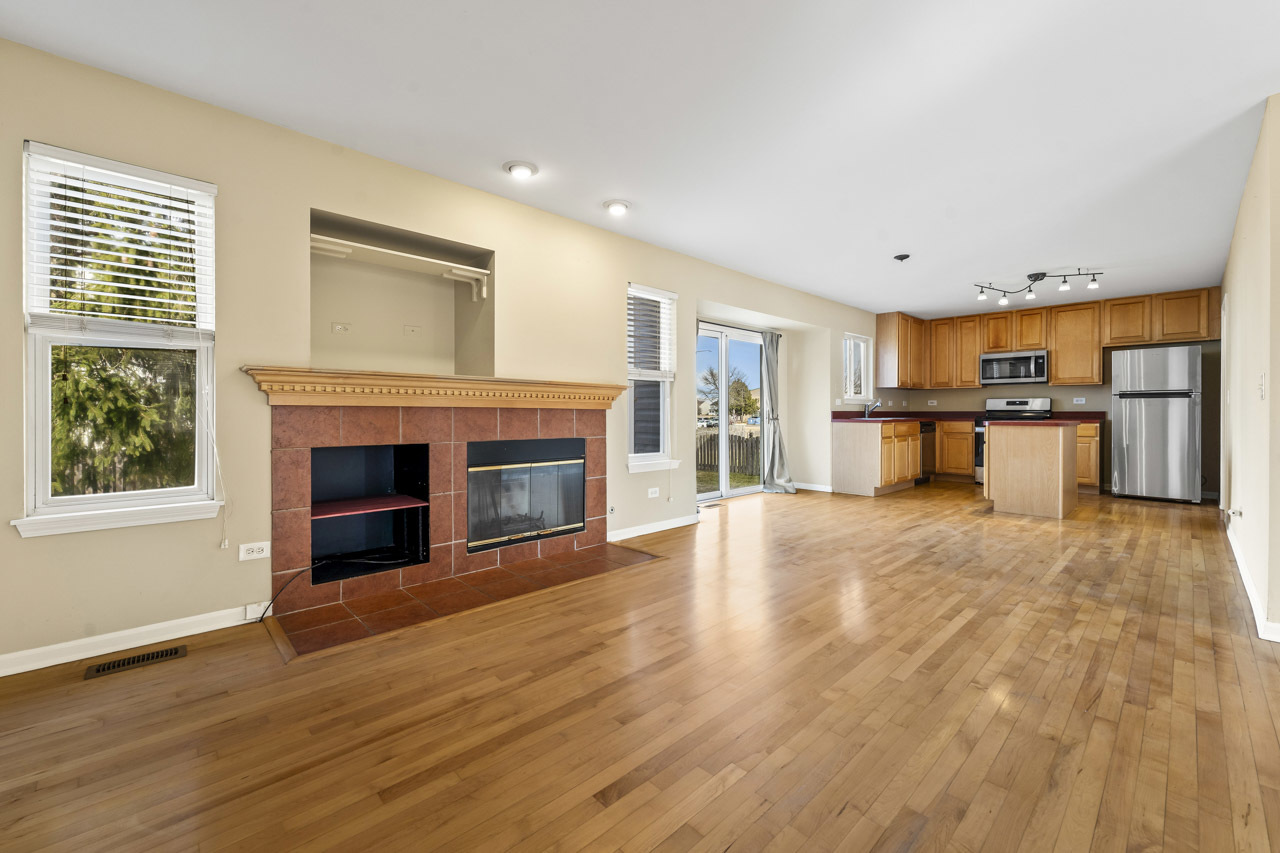 6983 Paradise Circle