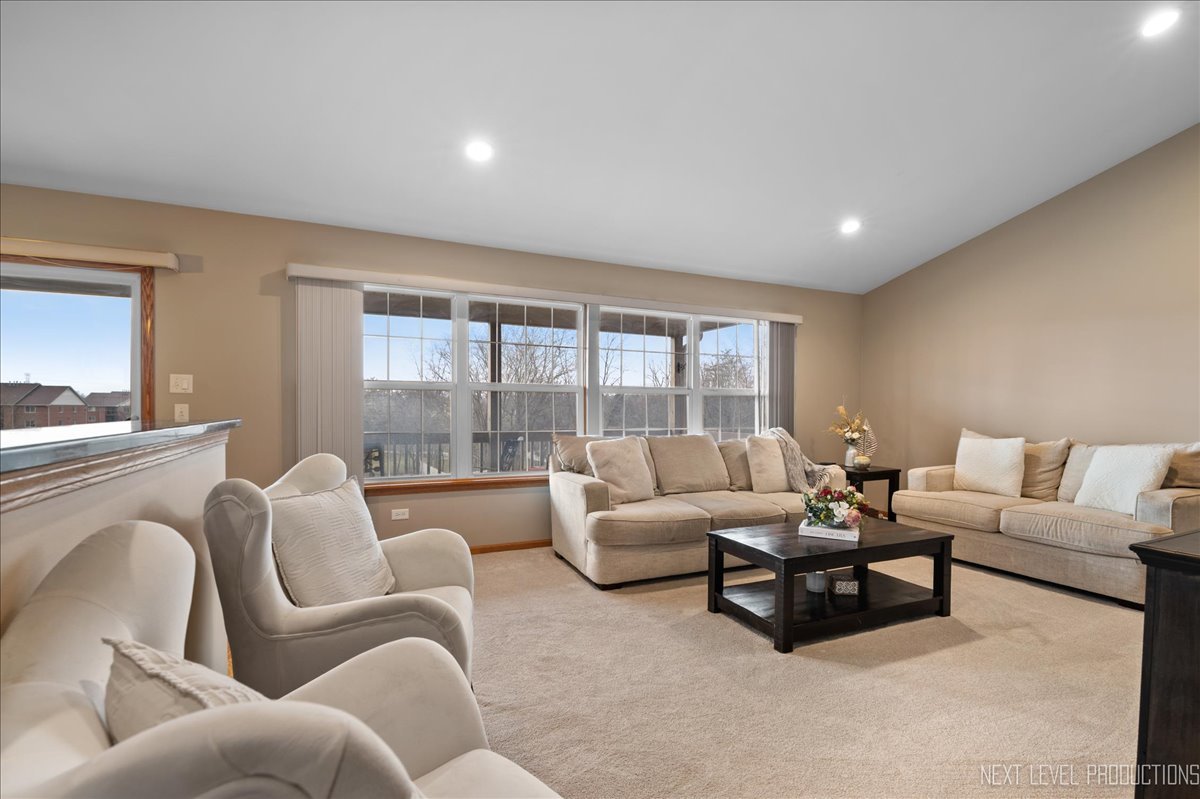 6860 Oak View Court