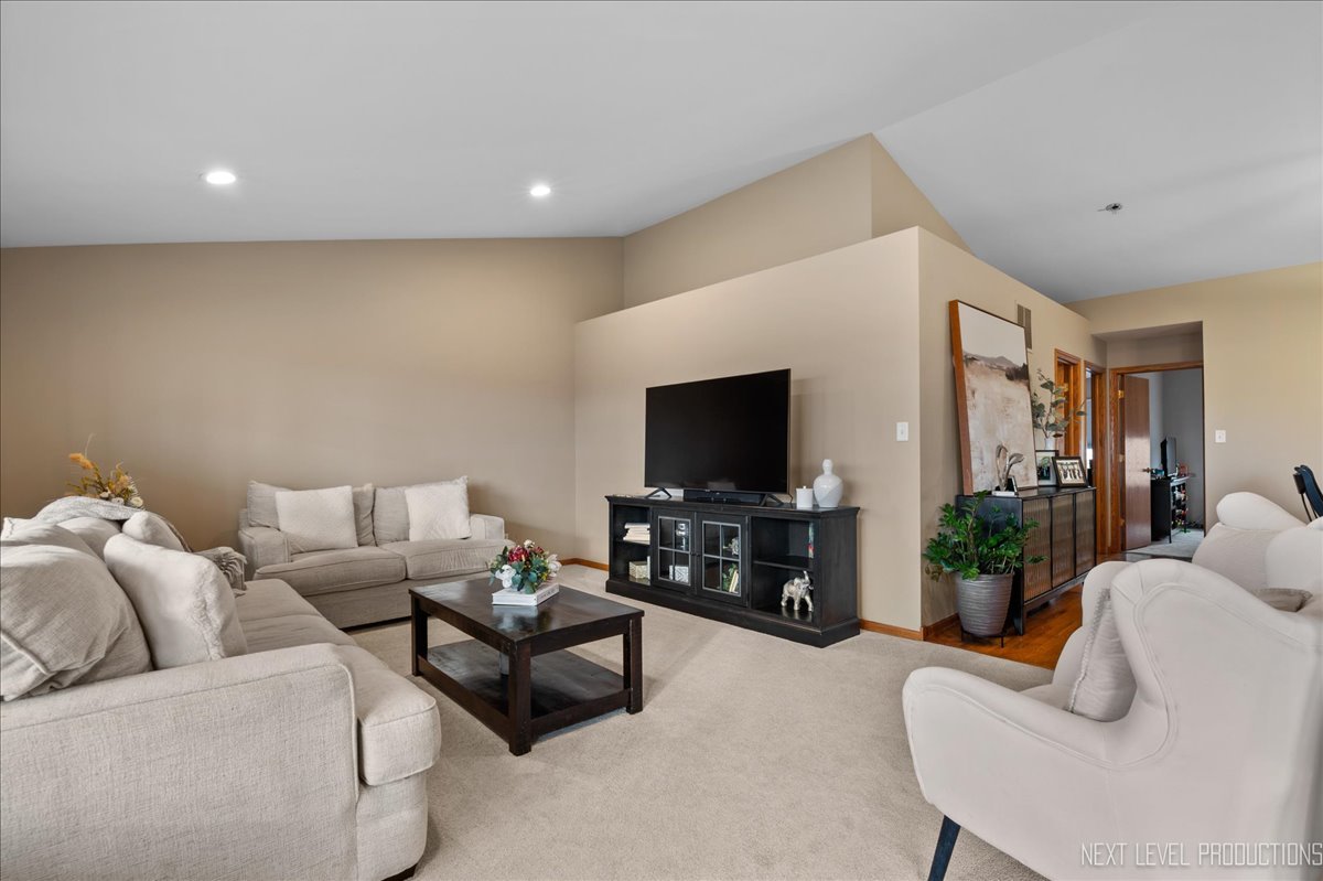 6860 Oak View Court