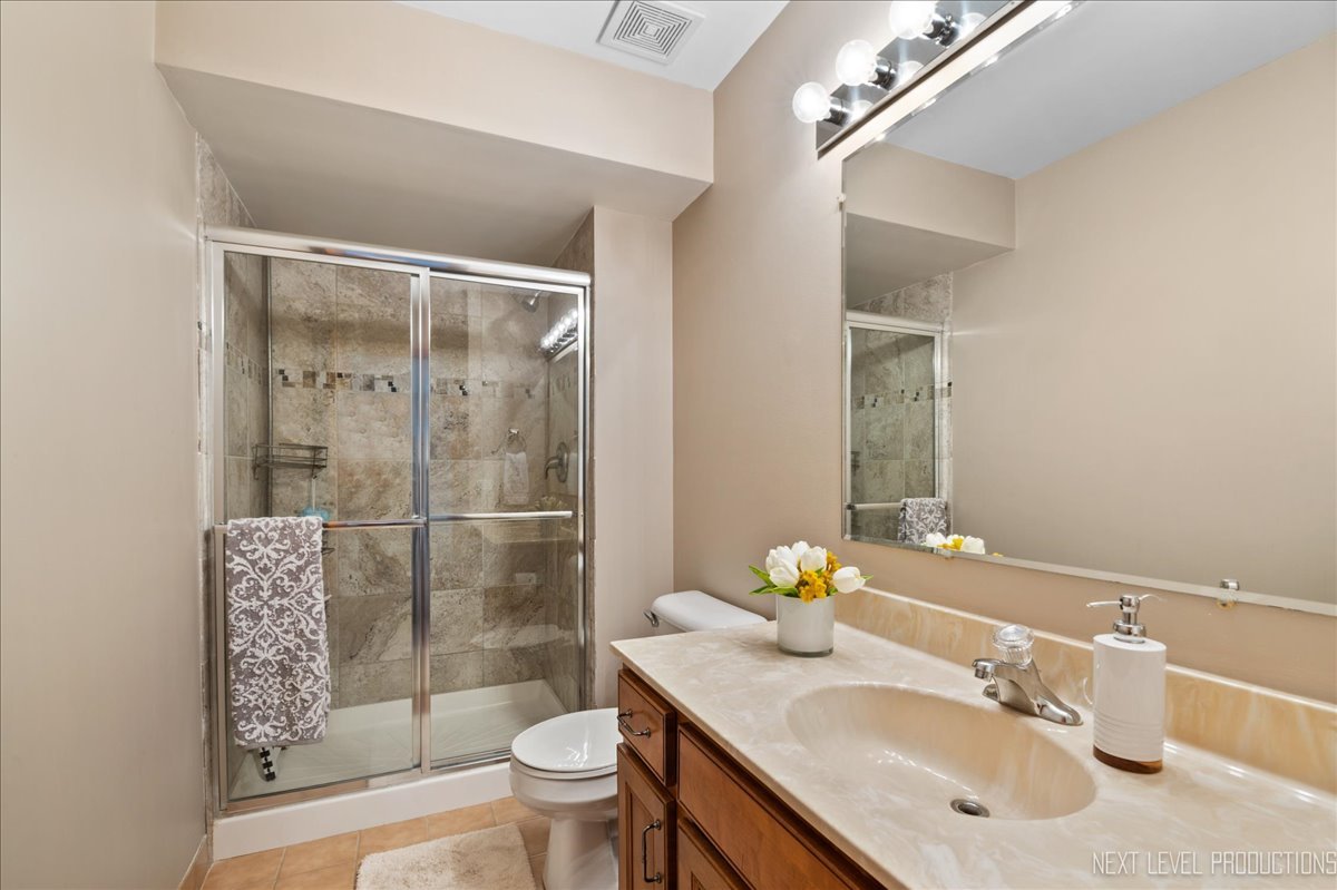 6860 Oak View Court