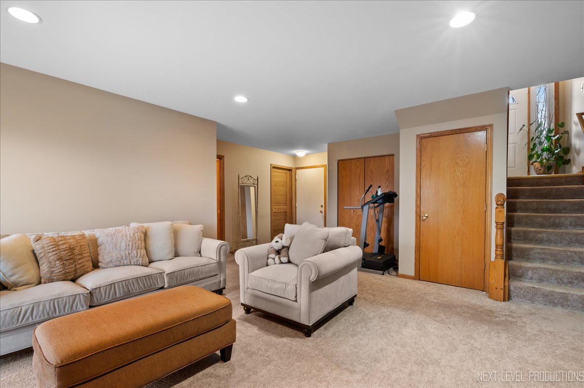 6860 Oak View Court