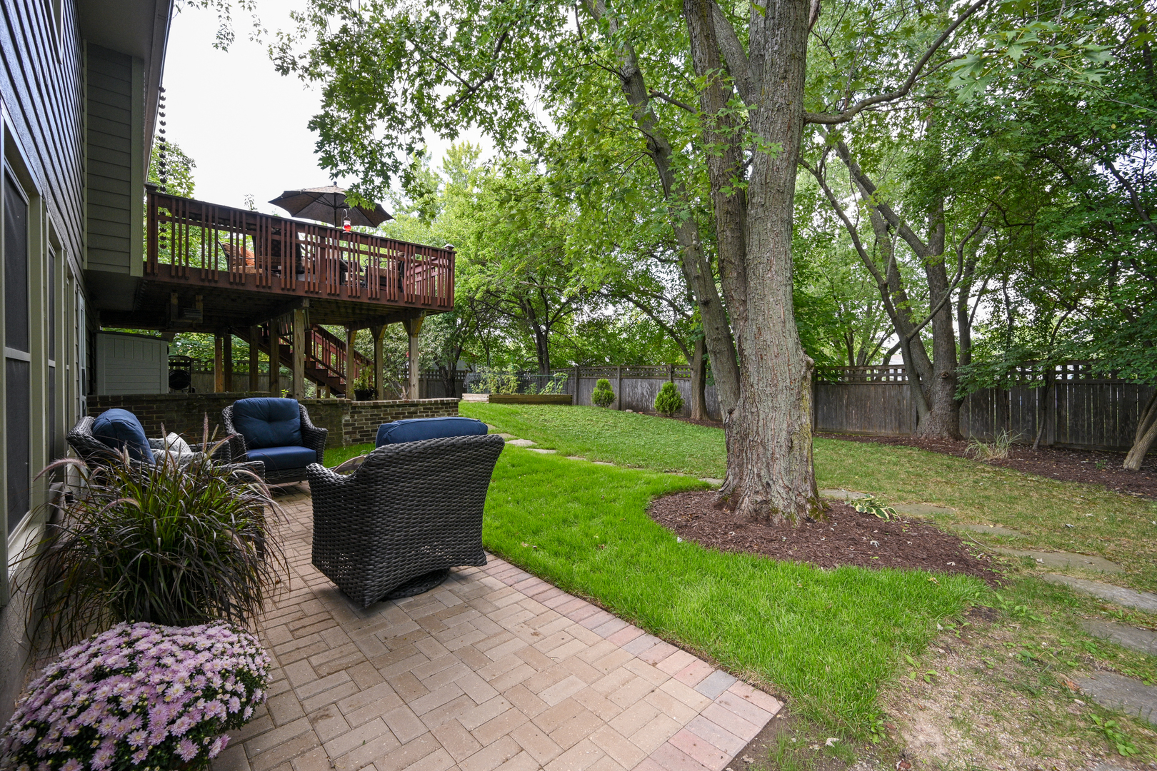 23W210 Foxcroft Drive