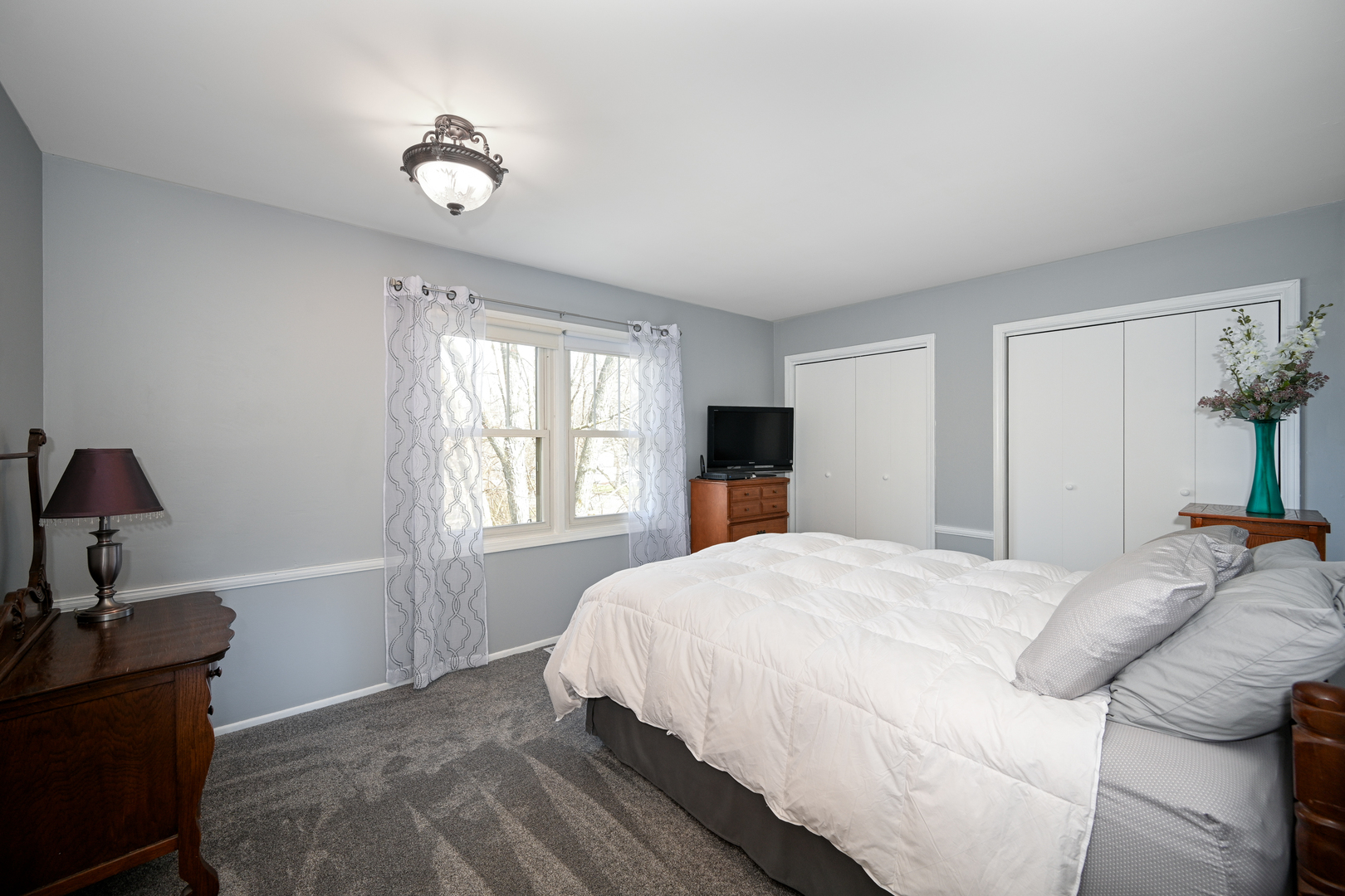 23W210 Foxcroft Drive