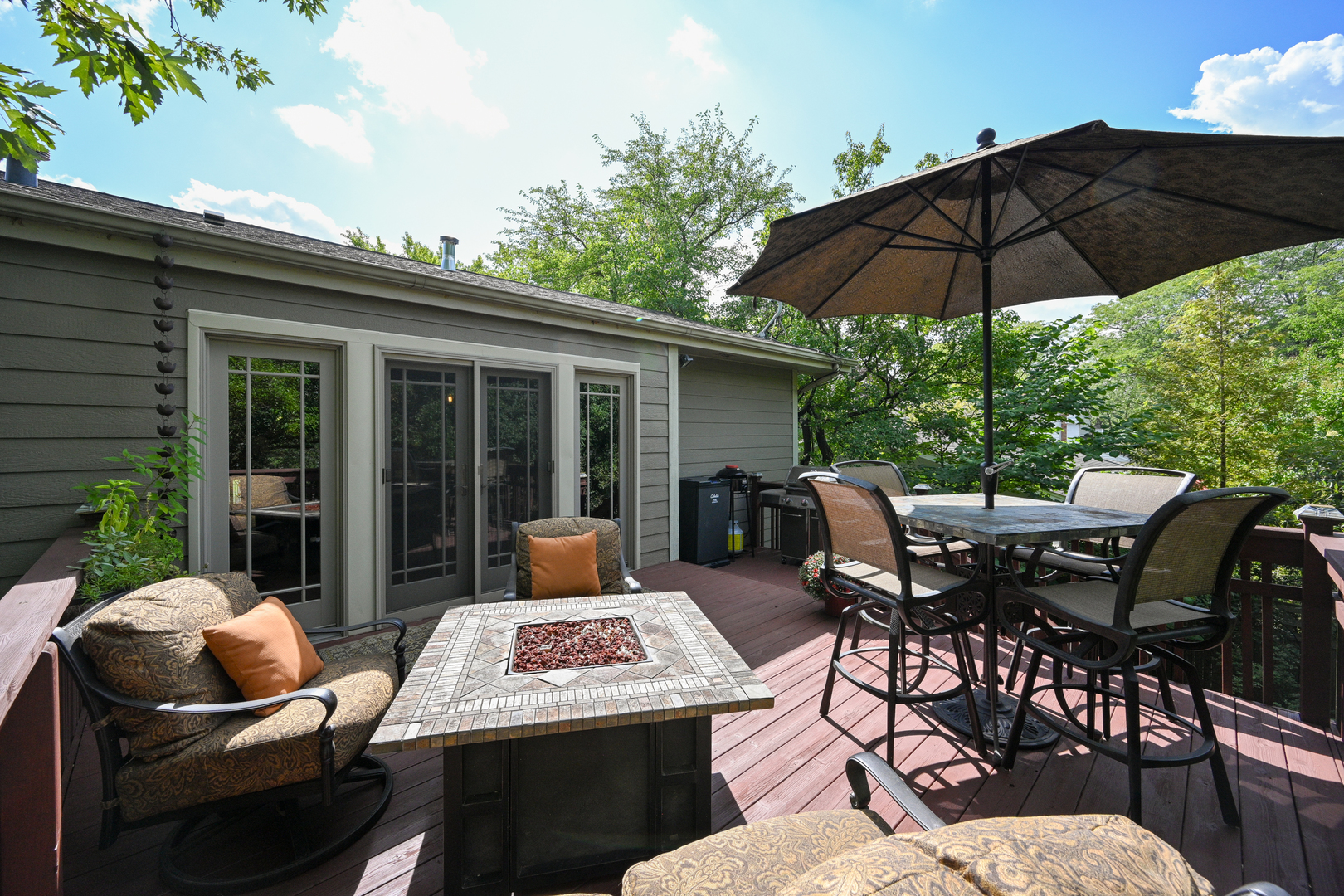 23W210 Foxcroft Drive