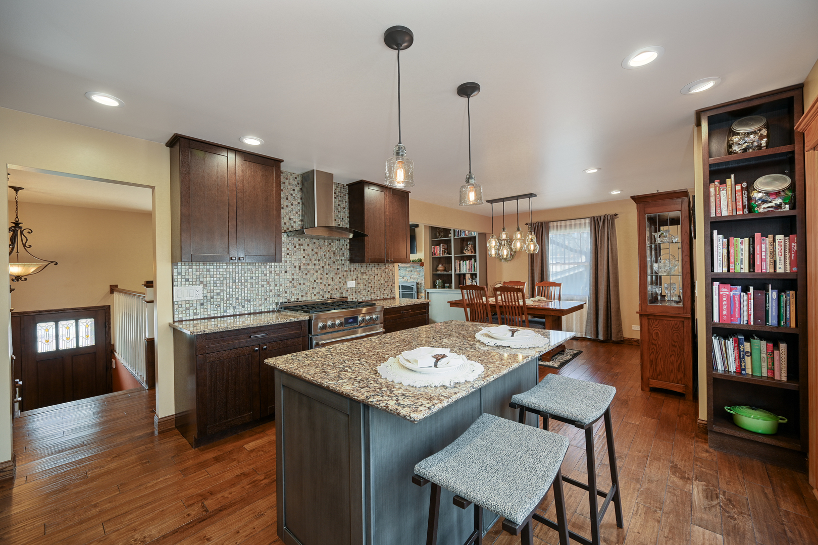 23W210 Foxcroft Drive