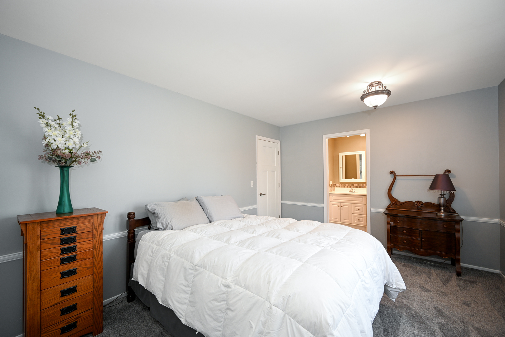 23W210 Foxcroft Drive