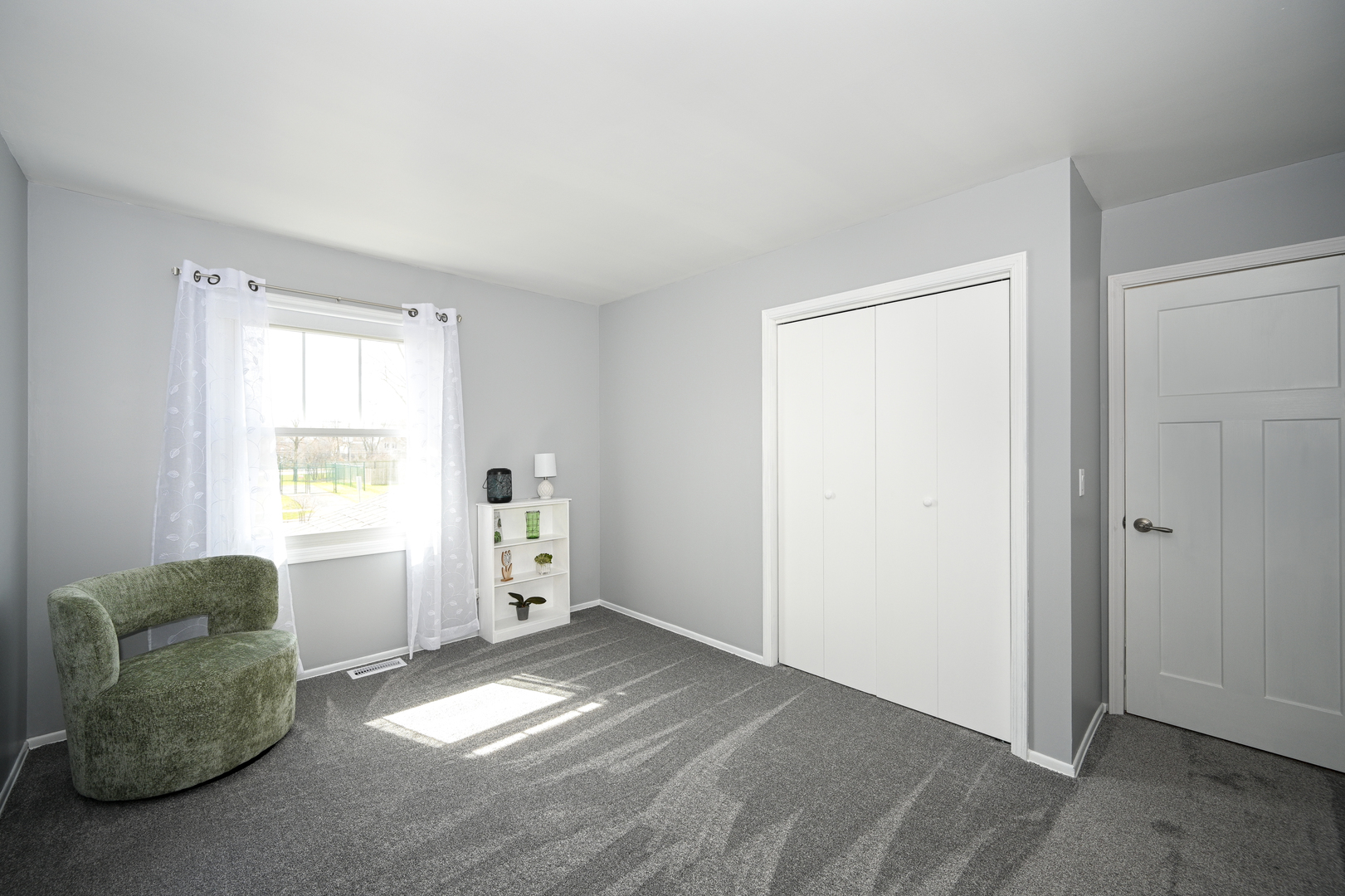 23W210 Foxcroft Drive