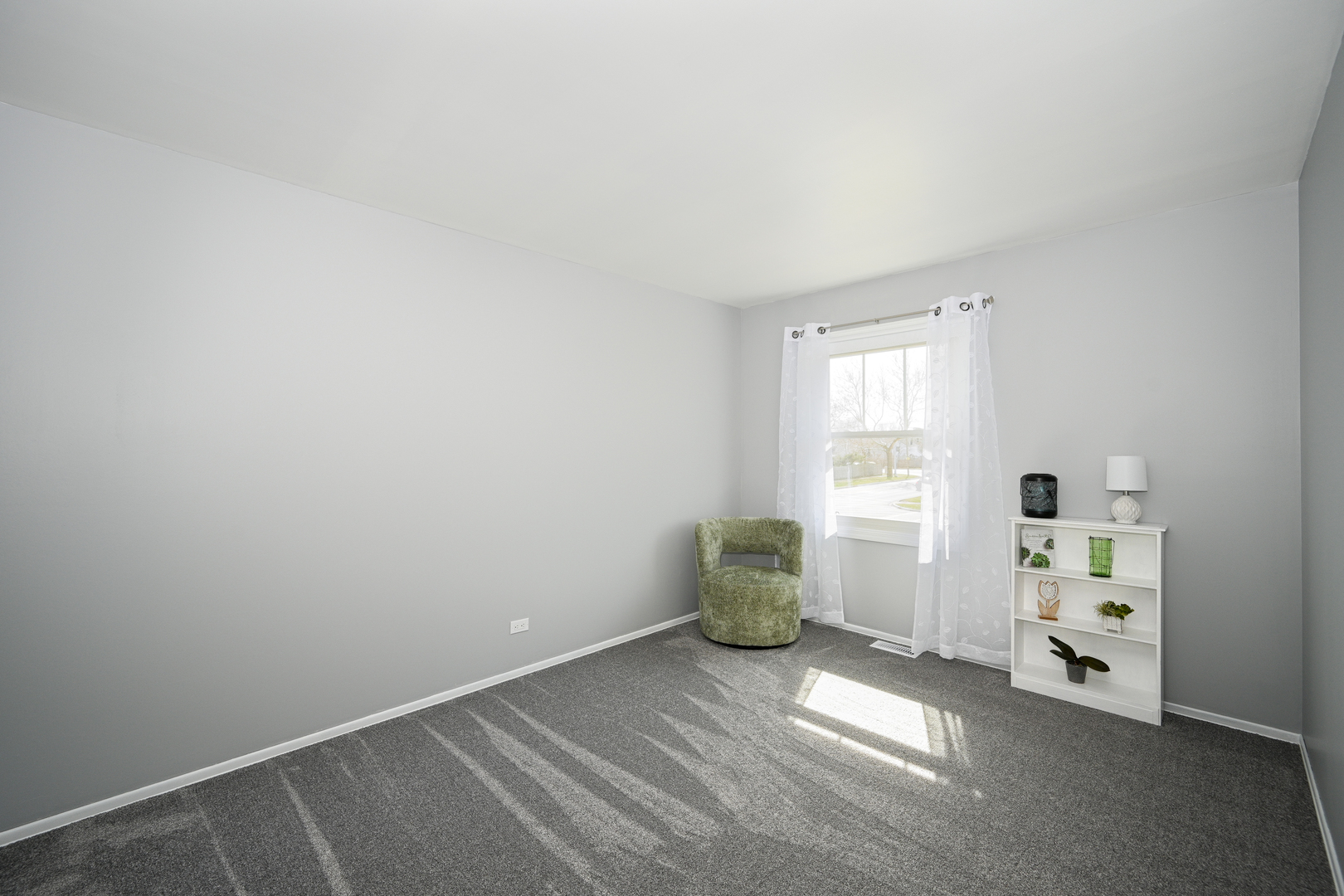 23W210 Foxcroft Drive