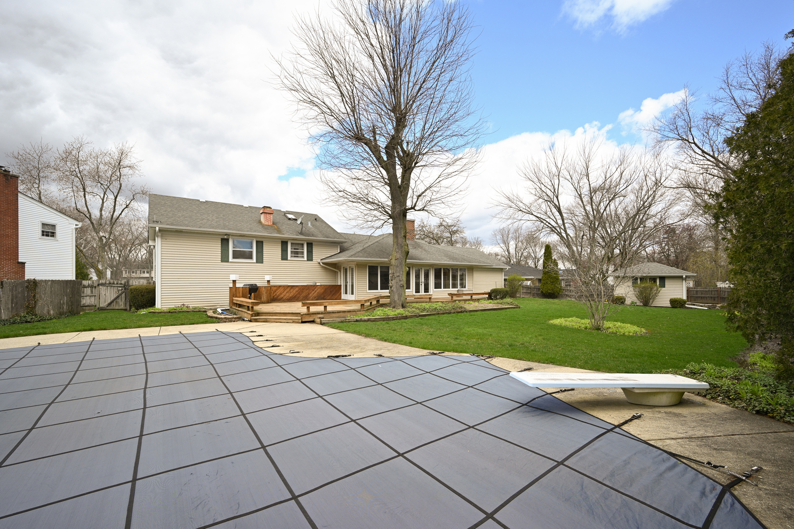 2S101 Apache Drive