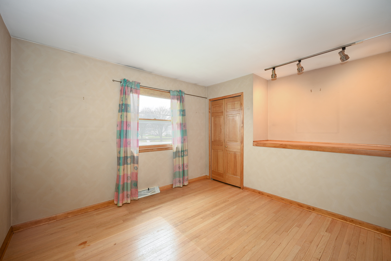 2S101 Apache Drive