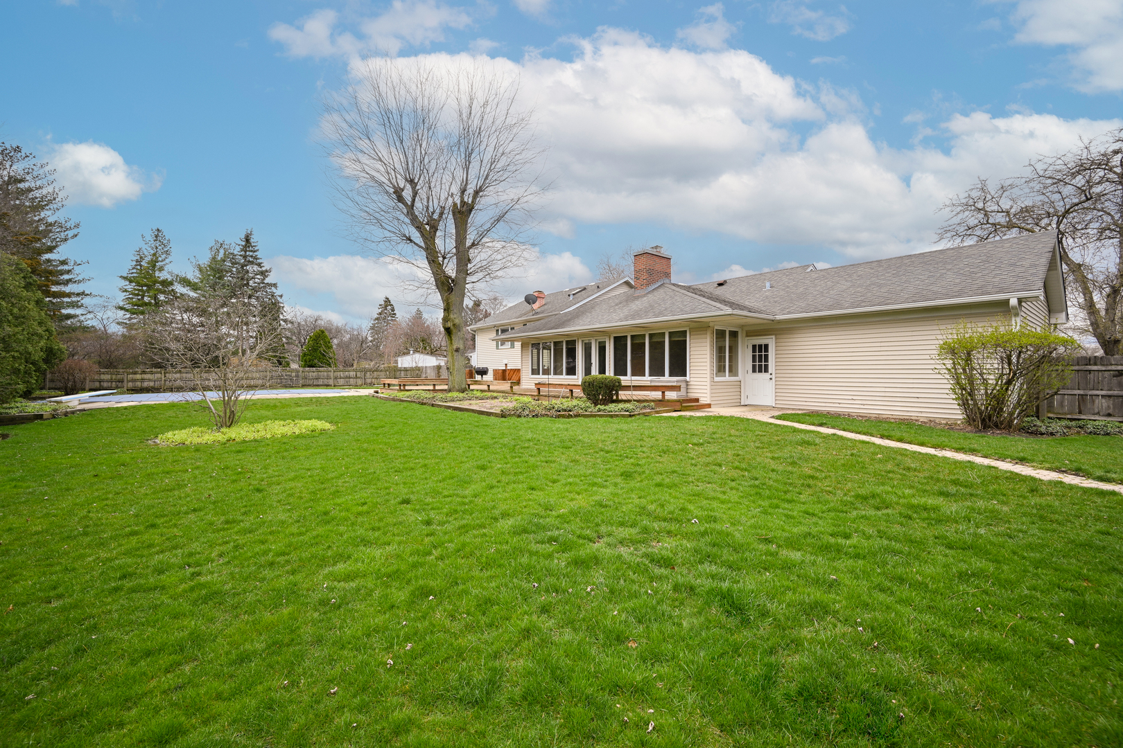 2S101 Apache Drive