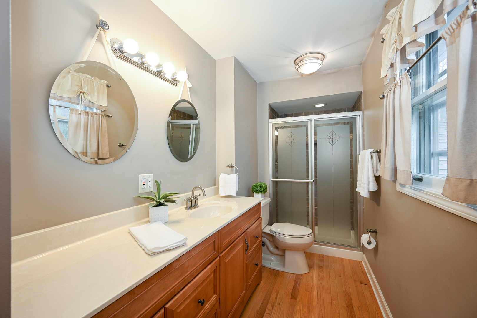 2S101 Apache Drive
