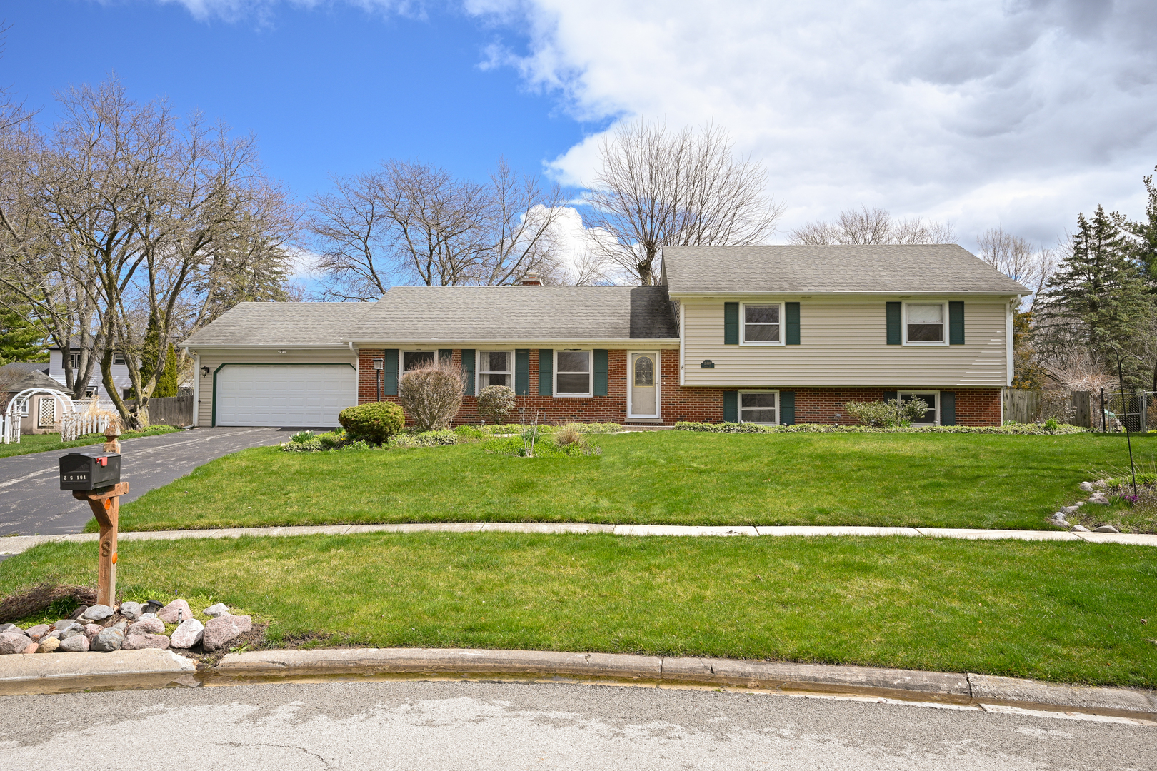 2S101 Apache Drive