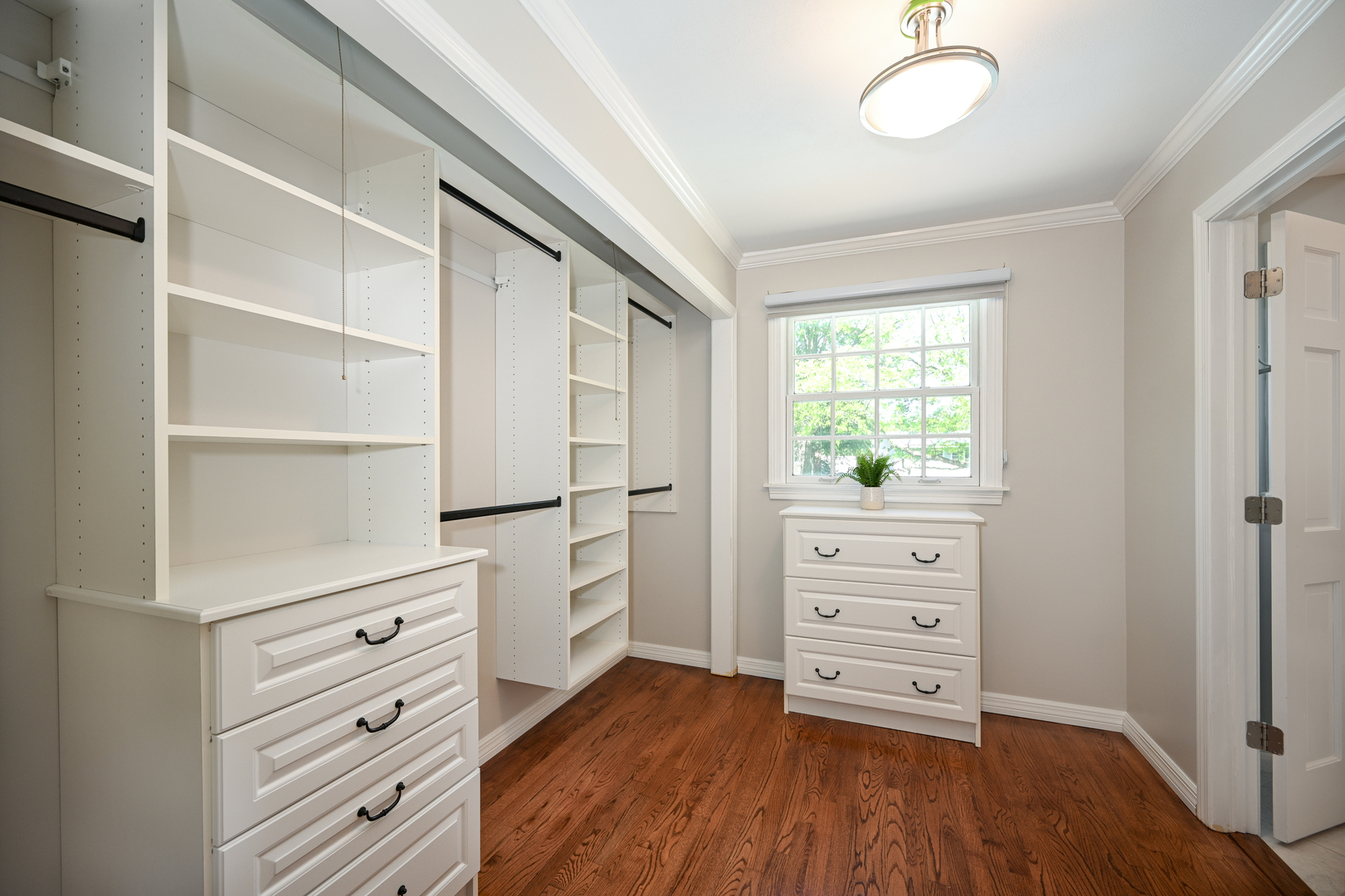 26W250 Embden Lane