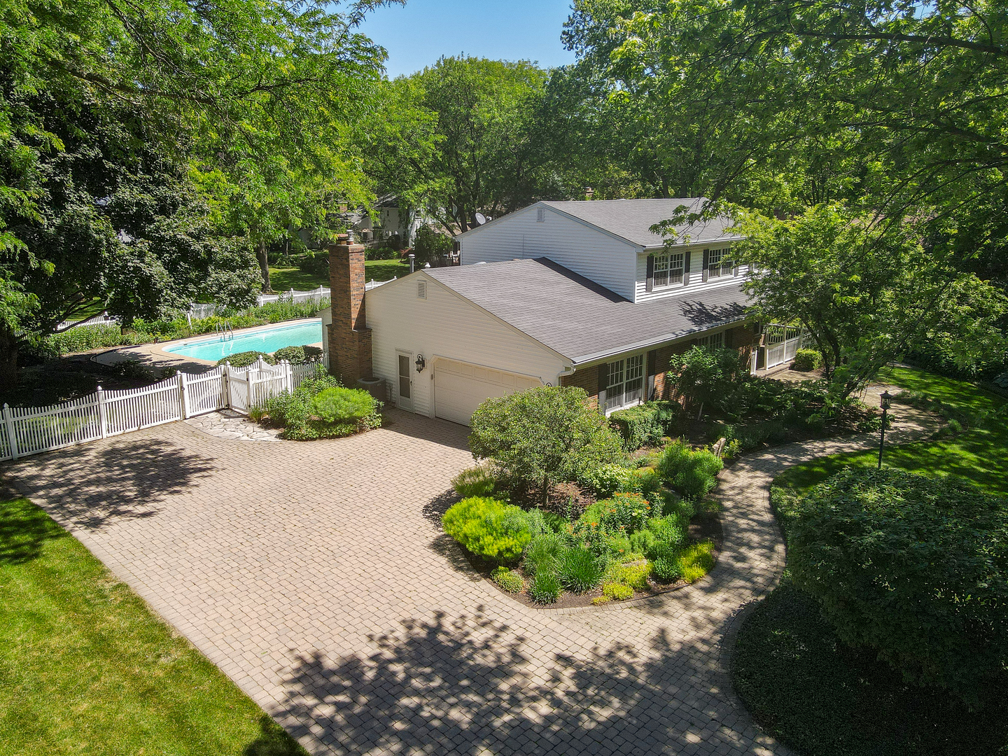 26W250 Embden Lane