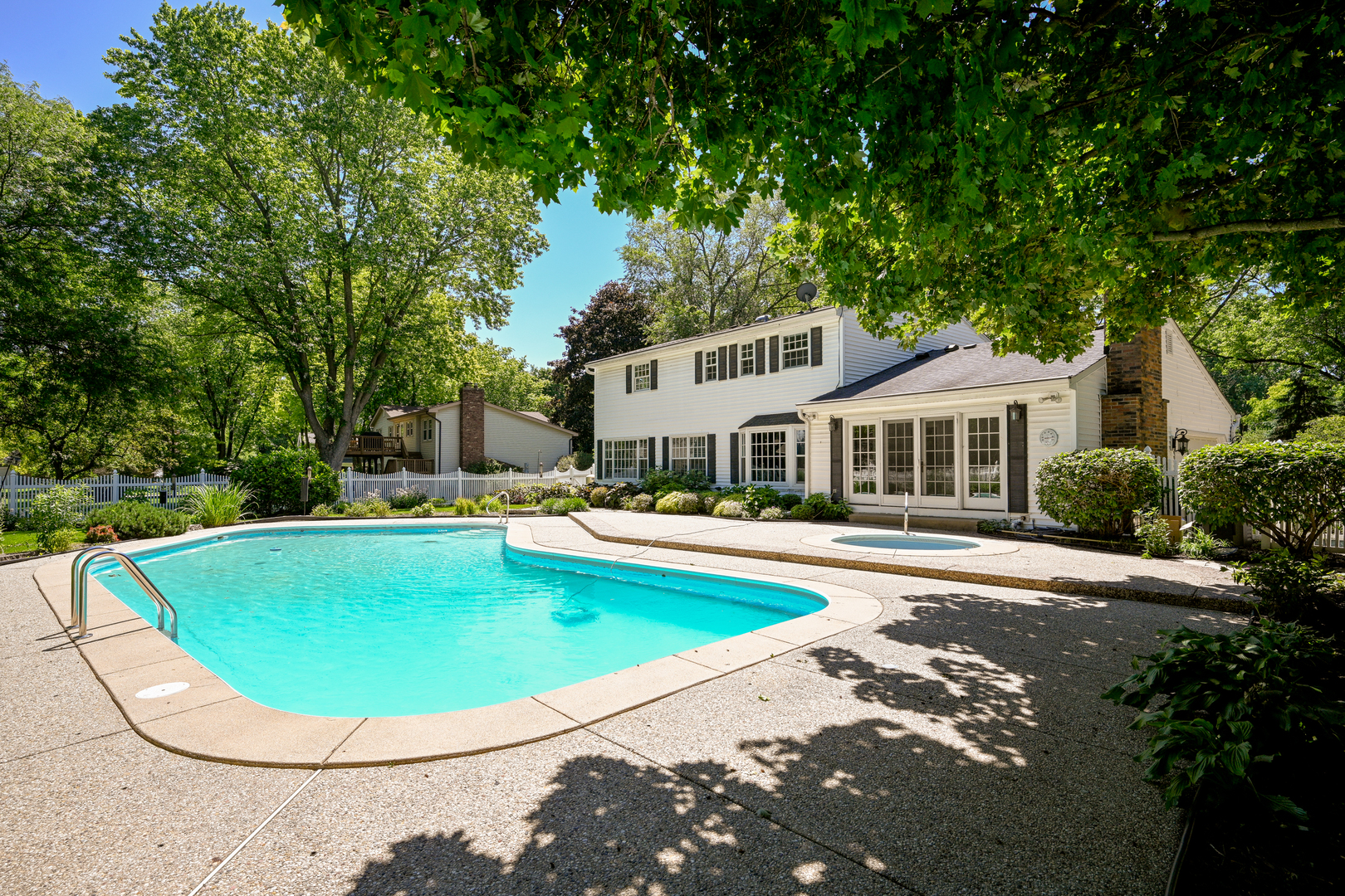 26W250 Embden Lane