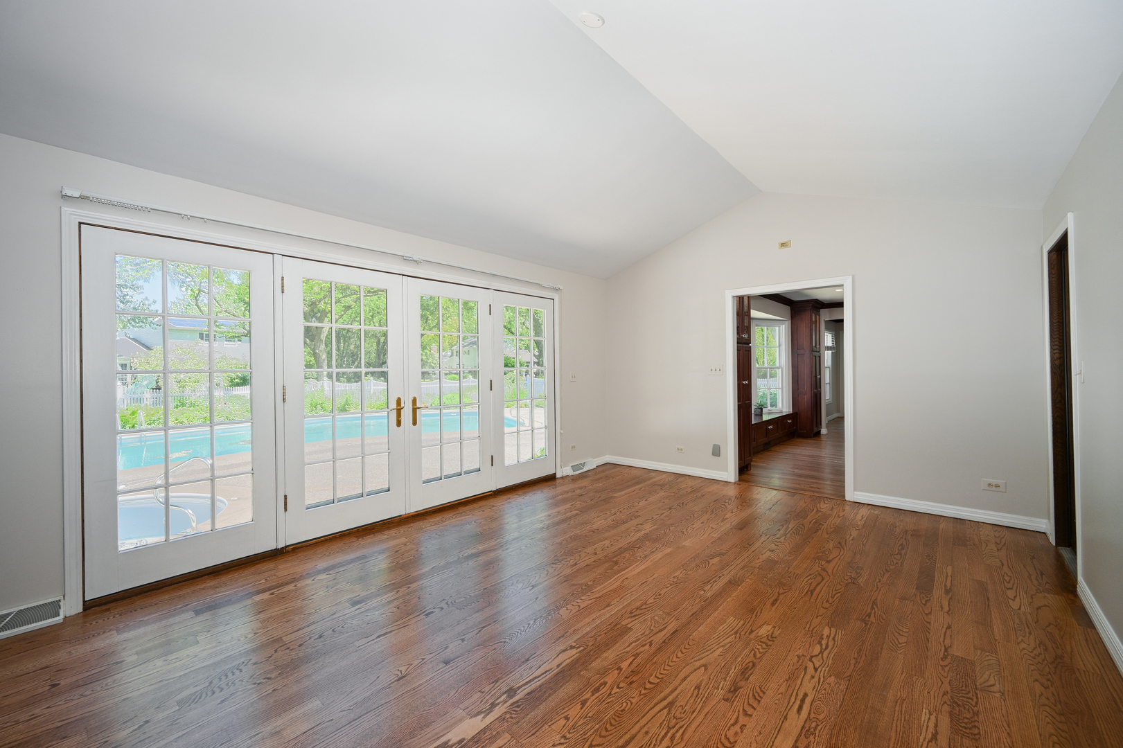 26W250 Embden Lane
