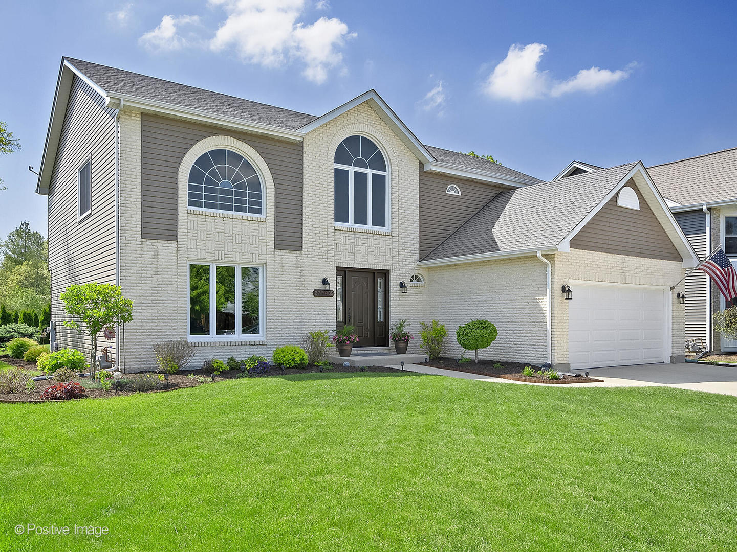 27W439 Chartwell Drive