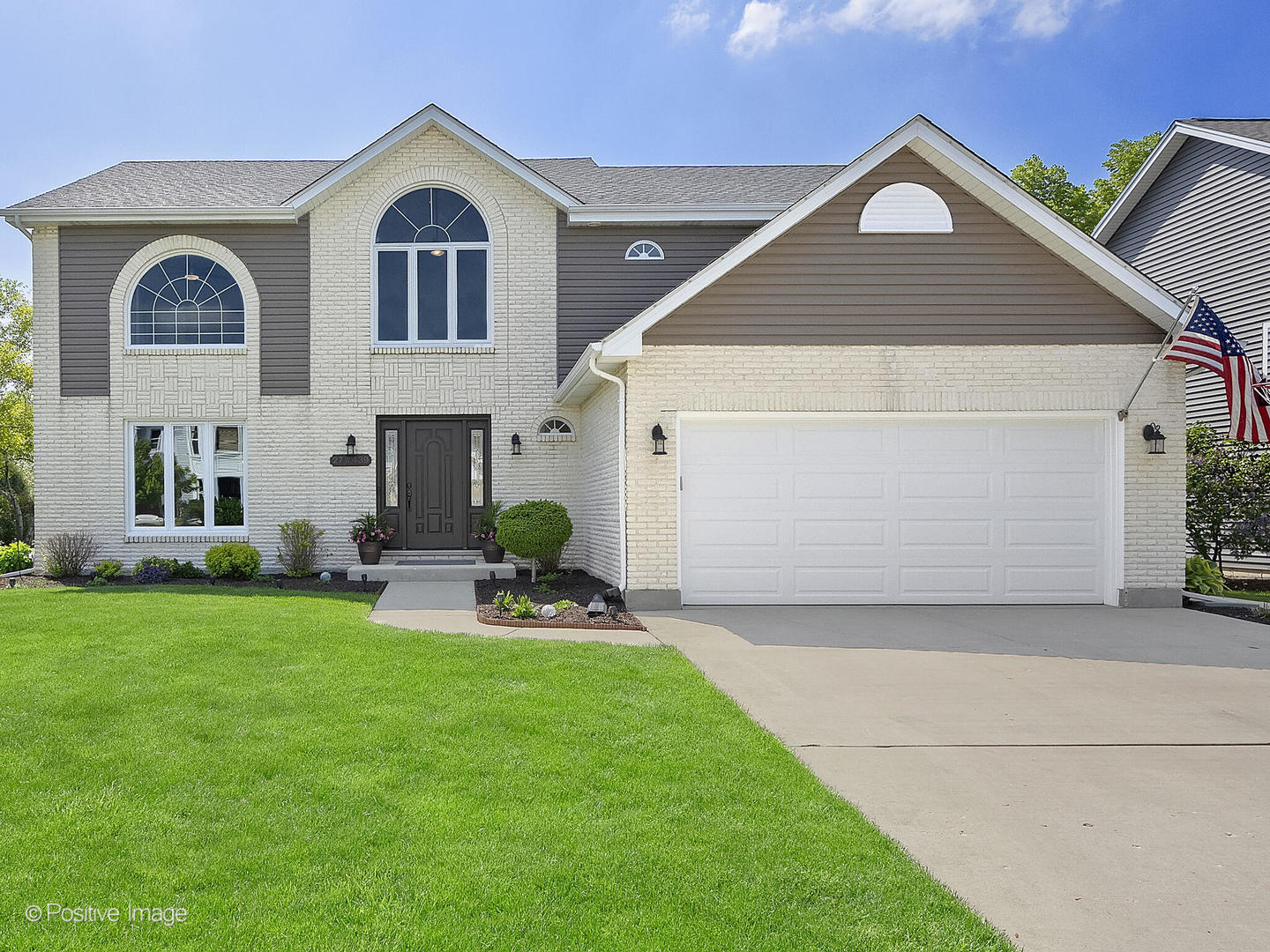 27W439 Chartwell Drive