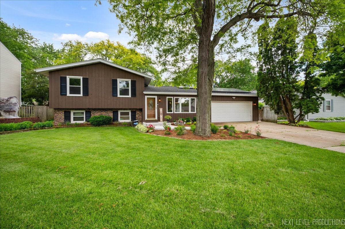 27W345 Fleming Drive