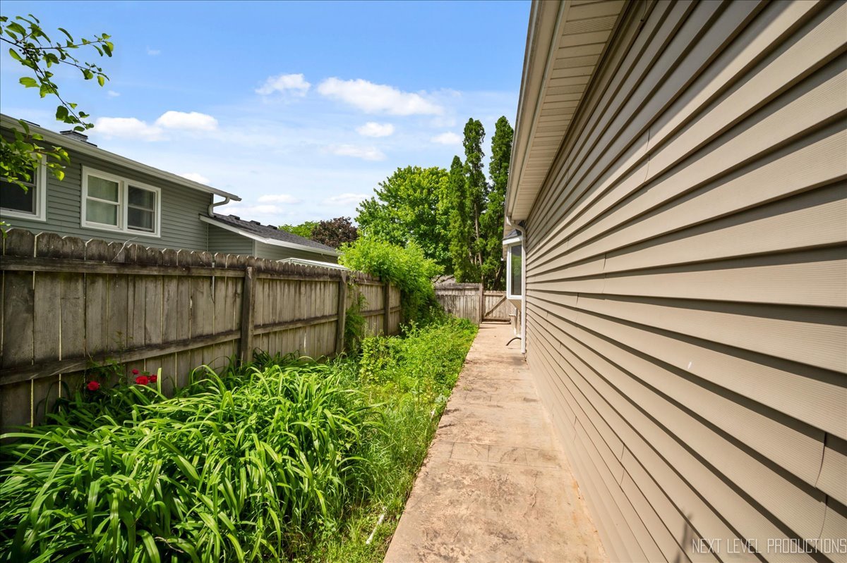 27W345 Fleming Drive