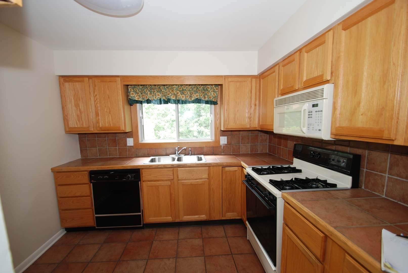 880 Johnstown Lane Unit: B