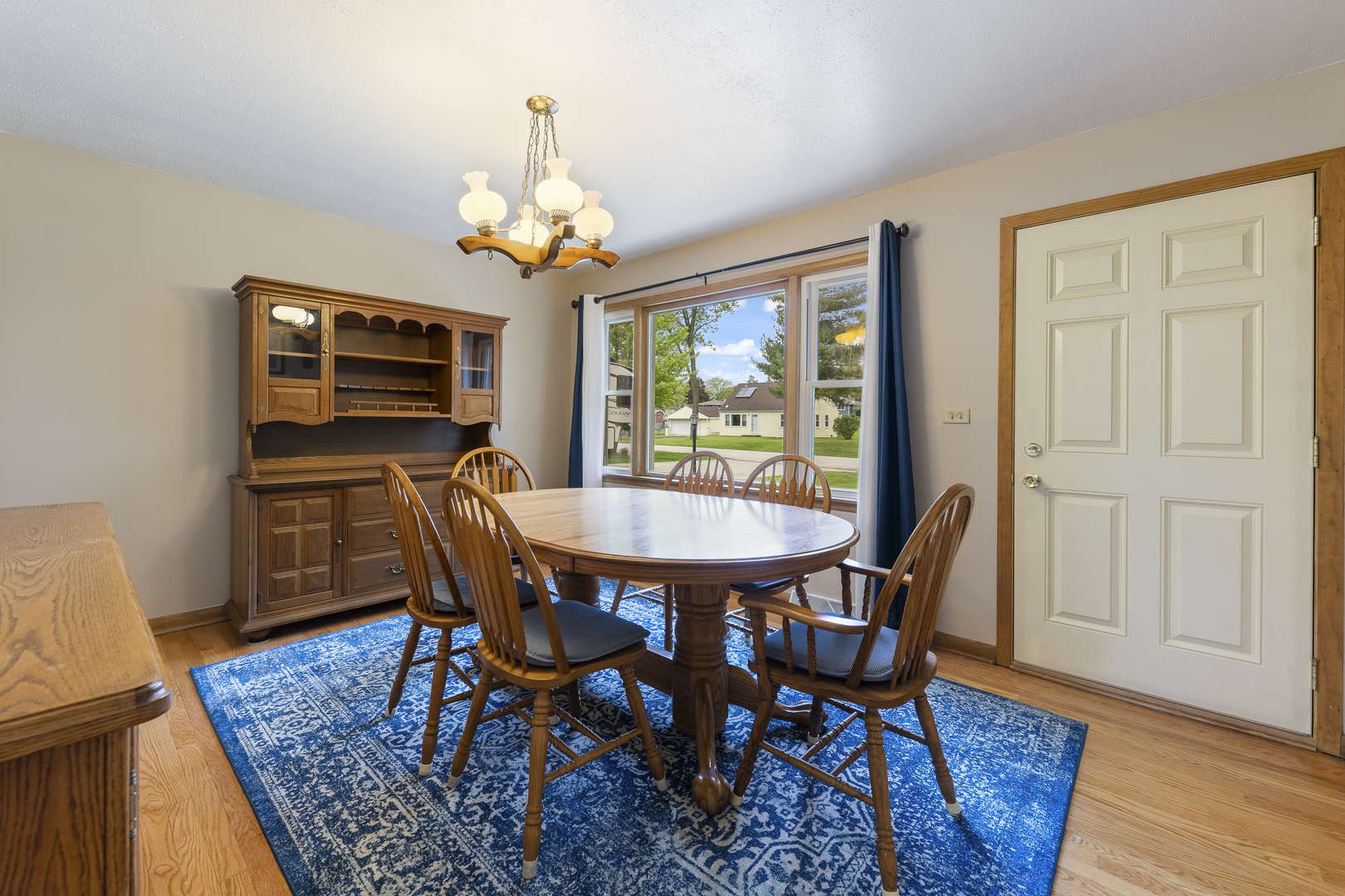 2N303 Bernice Avenue