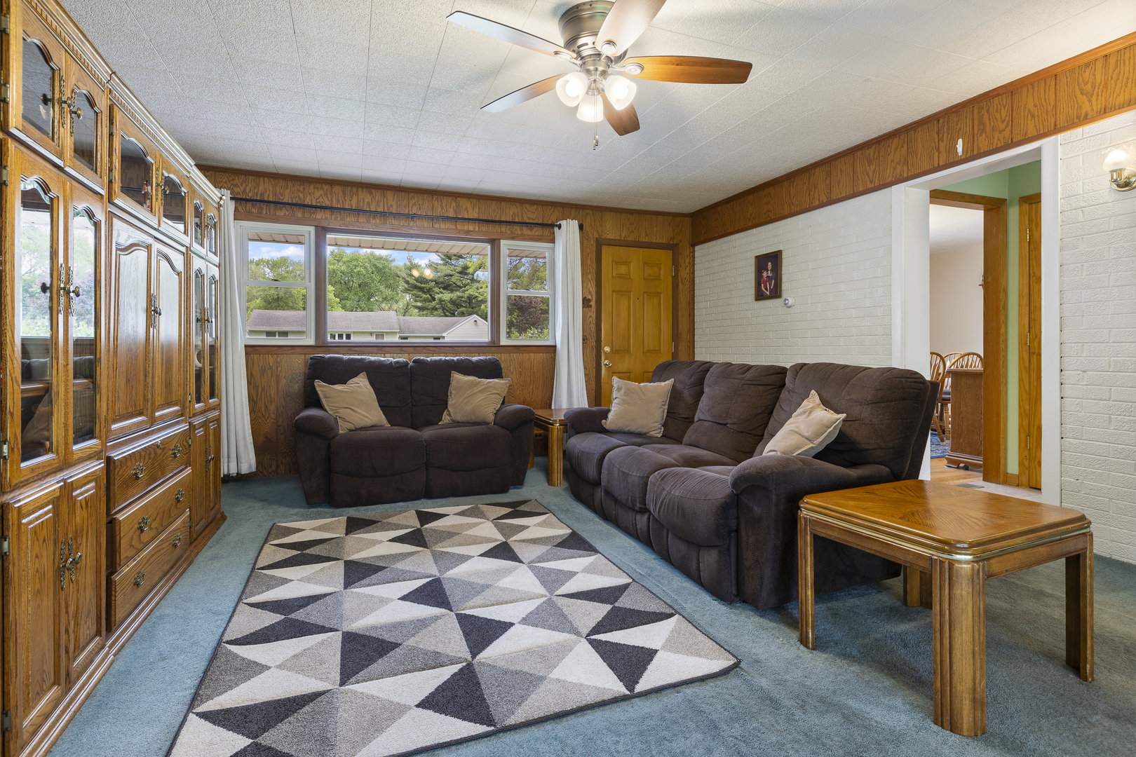 2N303 Bernice Avenue